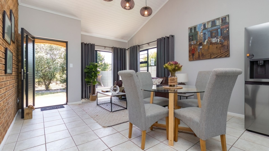 4 Bedroom Property for Sale in Sandbaai Western Cape